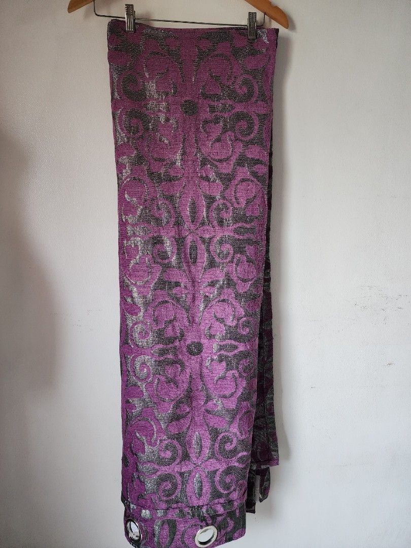 Assorted window curtains with various patterns and colors (Category: Curtains & Blinds) located in Meycauayan. Submitted by MP_Shop (Listing ID 1470266567, Image 3). Description: 250 each sa makakapal 200 each sa manipis.