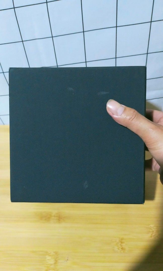 AUDEMARS PIGUET watch box only (Category: Accessory Holder, Box & Organizers) located in Caloocan City. Submitted by chani7878 (Listing ID 1470245864, Image 2). Description: AUDEMARS PIGUET watch box only box lang po sya Dm for more details meetup lalamove jnt not shoulder shipping negotiable pa ung price manila.
