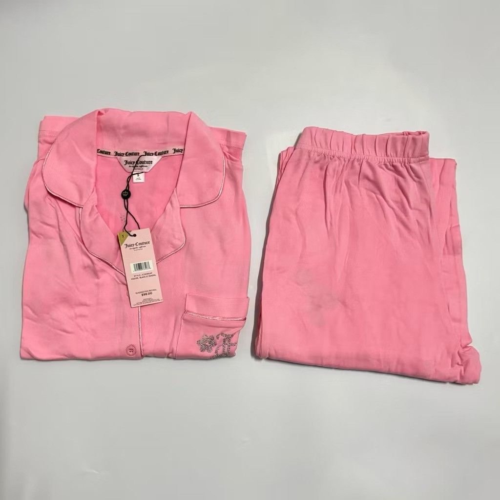 Auth. Juicy couture (Category: Sets or Coordinates) located in Manila. Submitted by avenuefinds (Listing ID 1470207522, Image 2). Description: .