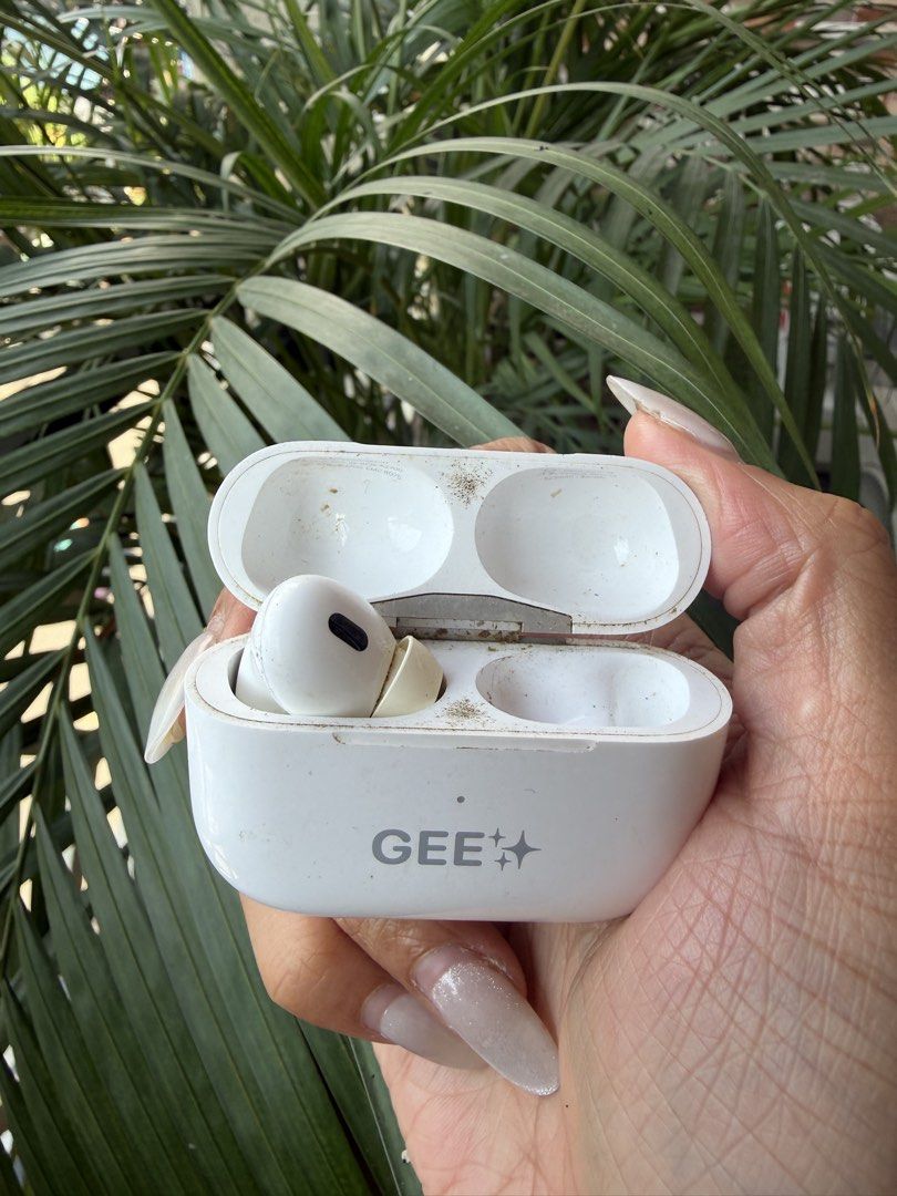 Authentic Airpods Pro 2 (one piece) (Category: Earphones) located in Taguig. Submitted by gshopmycloset (Listing ID 1470268028, Image 3). Description: Slight dirt and scratches Left piece only Functional 100% authentic Name engraved bought from the US ₱1,999.