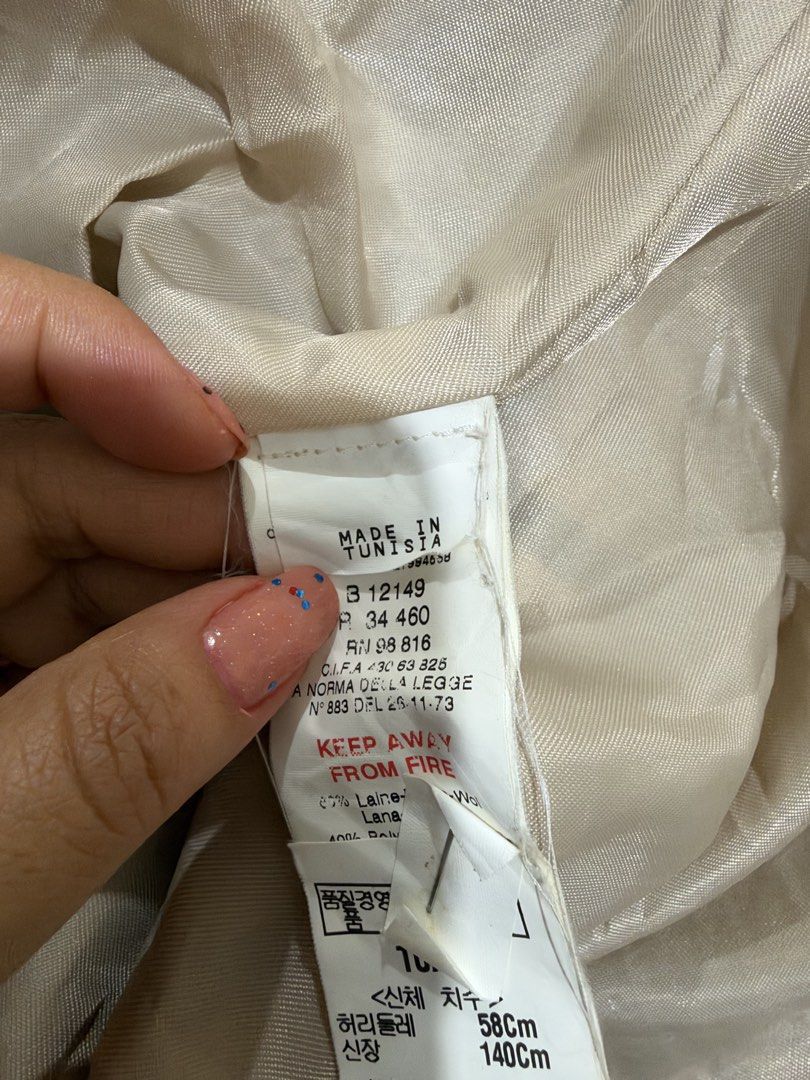 Authentic Burberry 10T (Category: Babies & Kids Fashion) located in Manila. Submitted by 86jan (Listing ID 1470262801, Image 2). Description: Authentic Burberry dress May small stain (see picture) Hindi naman sya obvious 10T on tag .