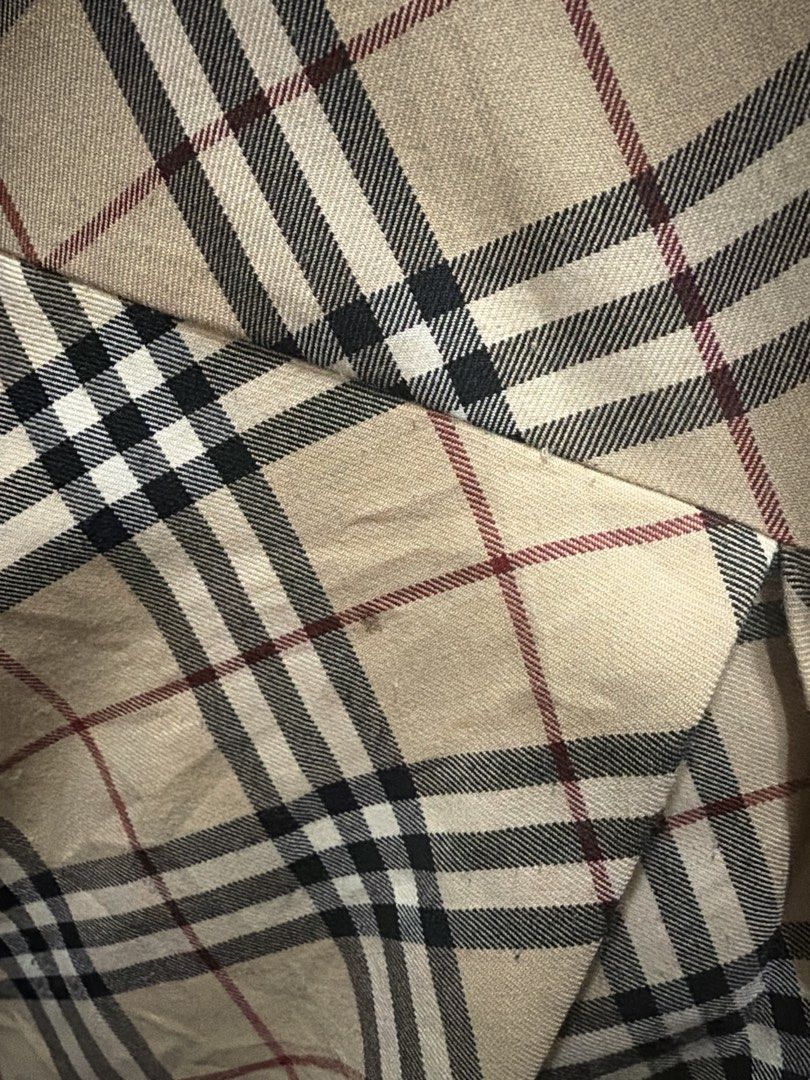 Authentic Burberry 10T (Category: Babies & Kids Fashion) located in Manila. Submitted by 86jan (Listing ID 1470262801, Image 3). Description: Authentic Burberry dress May small stain (see picture) Hindi naman sya obvious 10T on tag .