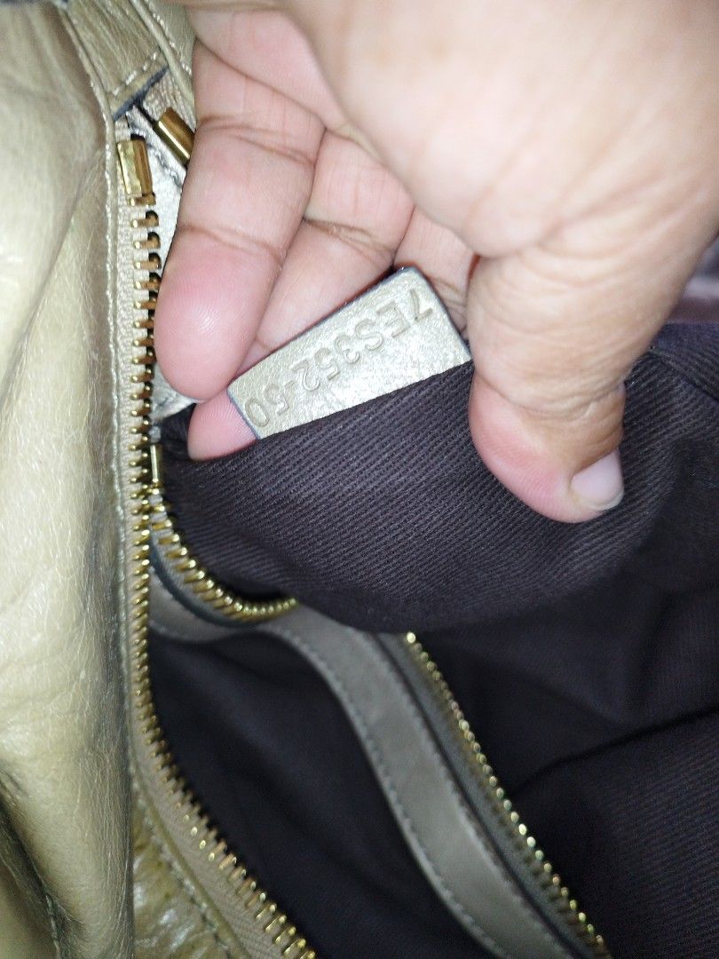 Authentic chloe vintage (Category: Luxury Bags & Wallets) located in Moalboal. Submitted by irishfox28 (Listing ID 1470239815, Image 3). Description: bawal sa masilan! I'll send all the details if you interested.