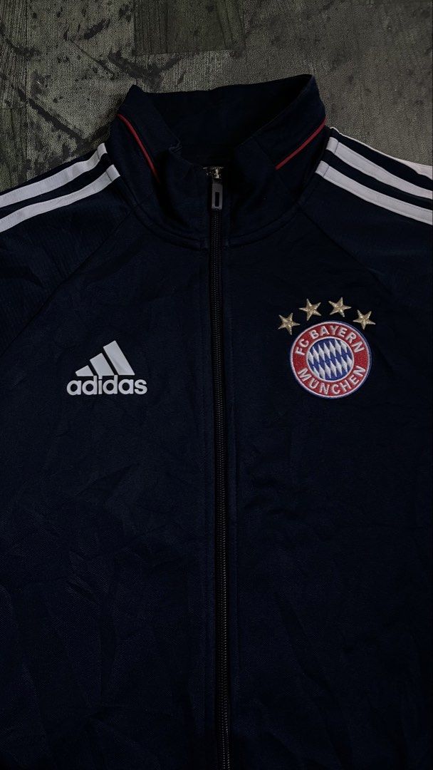 Authentic football jacket (Category: Formal Shirts) located in Maragusan (San Mariano). Submitted by nicko_olayta (Listing ID 1470243339, Image 2). Description: Cut tag but have a barcode size m Legit adidas .