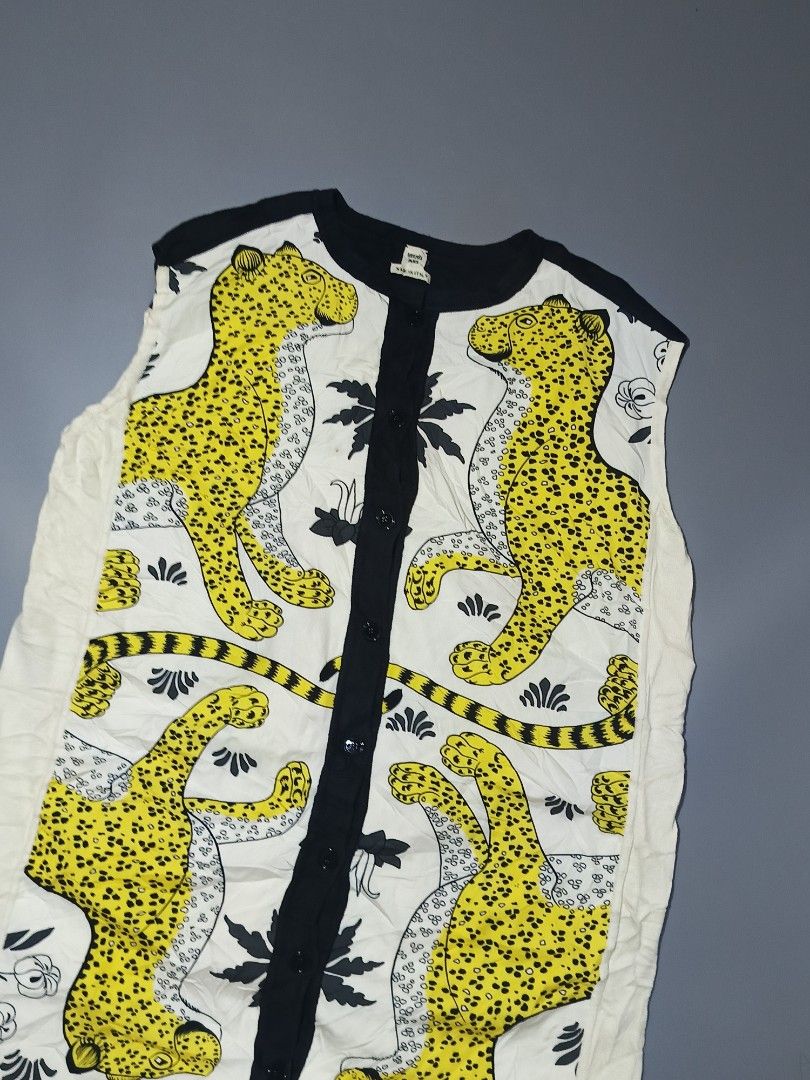 AUTHENTIC HERMES "LES LEOPARD" COTTON BUTTON DOWN SLEEVELESS DRESS (Category: Luxury Apparel) located in Cebu City. Submitted by kramarklegitseller_2022 (Listing ID 1470178957, Image 3). Description: HERMES "LES LEOPARD" COTTON SLEEVES DRESS ‼️ AUTHENTIC‼️ SIZE FR42 LARGE TO XL WIDTH "21.5 LENGTH "34 AS NEW CONDITION 10/10 COLORATE NO ISSUE NEED WASH 6,500 + SF CEBU LOCATION 📍 CAN SHIP NATIONWIDE 🚢🛫.