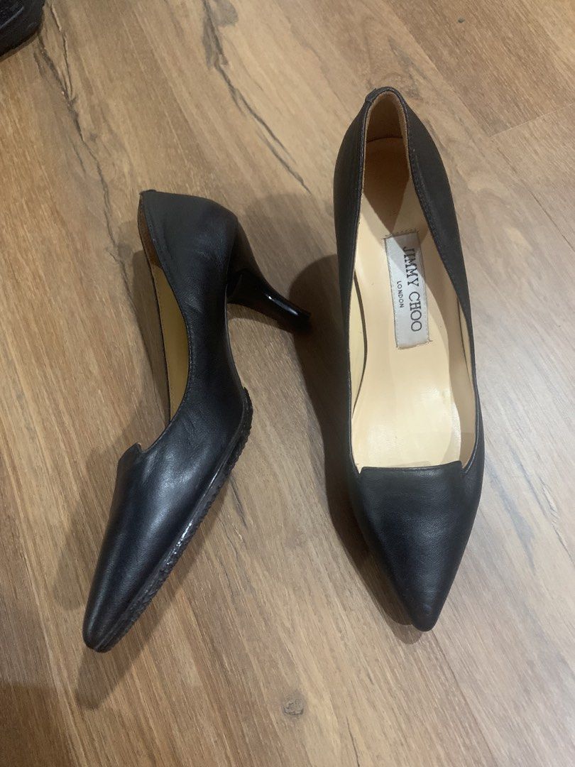 Authentic Jimmy choo (Category: Sneakers & Footwear) located in Marikina City. Submitted by luxurycommunity (Listing ID 1470179973, Image 2). Description: Authentic Jimmy Choo Size 35 but fits 36 too.