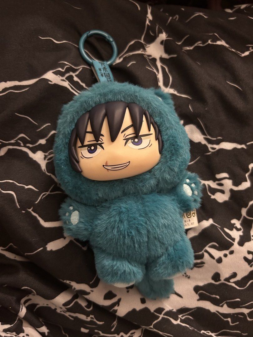 Authentic JJK Toji Keychain (Category: Character Goods) located in Manila. Submitted by matchablossomfinds (Listing ID 1470288383, Image 1). Description: - Original price: ₱800 - No issue - No box included .