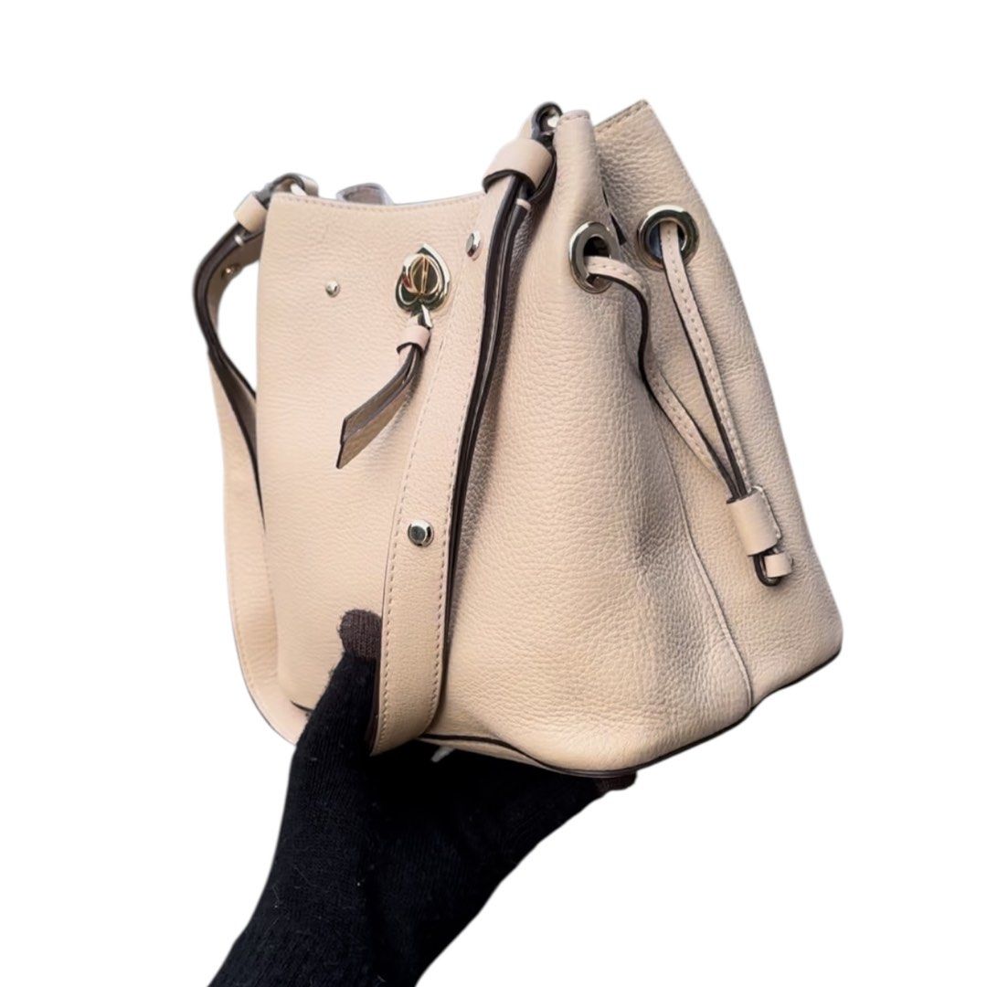 Authentic KATE SPADE (Category: Cross-body Bags) located in San Fabian. Submitted by rei_aniels (Listing ID 1470236189, Image 2). Description: Authentic KATE SPADE Like new 2way Bag Adjustable Strap Sling Bag / Shoulder Bag r.