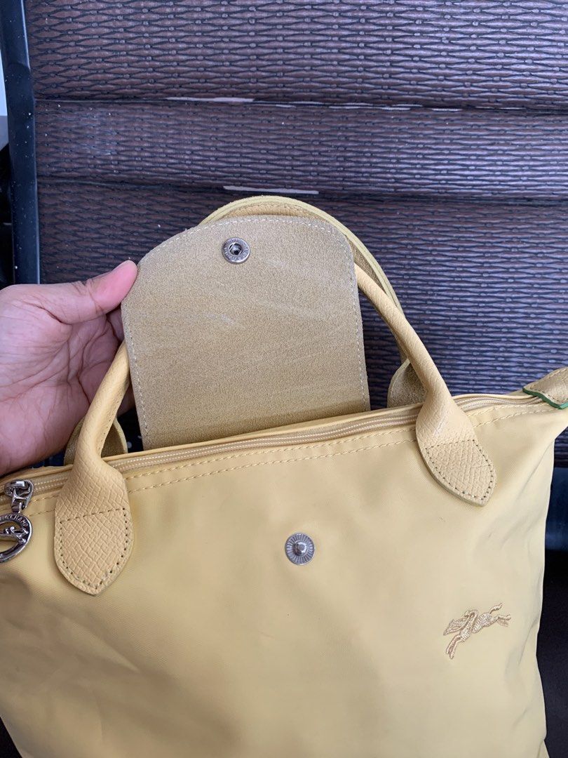 authentic longchamp (Category: Luxury Bags & Wallets) located in General Santos City (Dadiangas). Submitted by sarathrift (Listing ID 1470198651, Image 3). Description: .