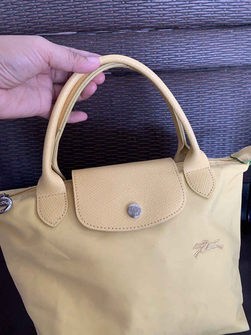 authentic longchamp (Category: Luxury Bags & Wallets) located in General Santos City (Dadiangas). Submitted by sarathrift (Listing ID 1470198651, Image 2). Description: .