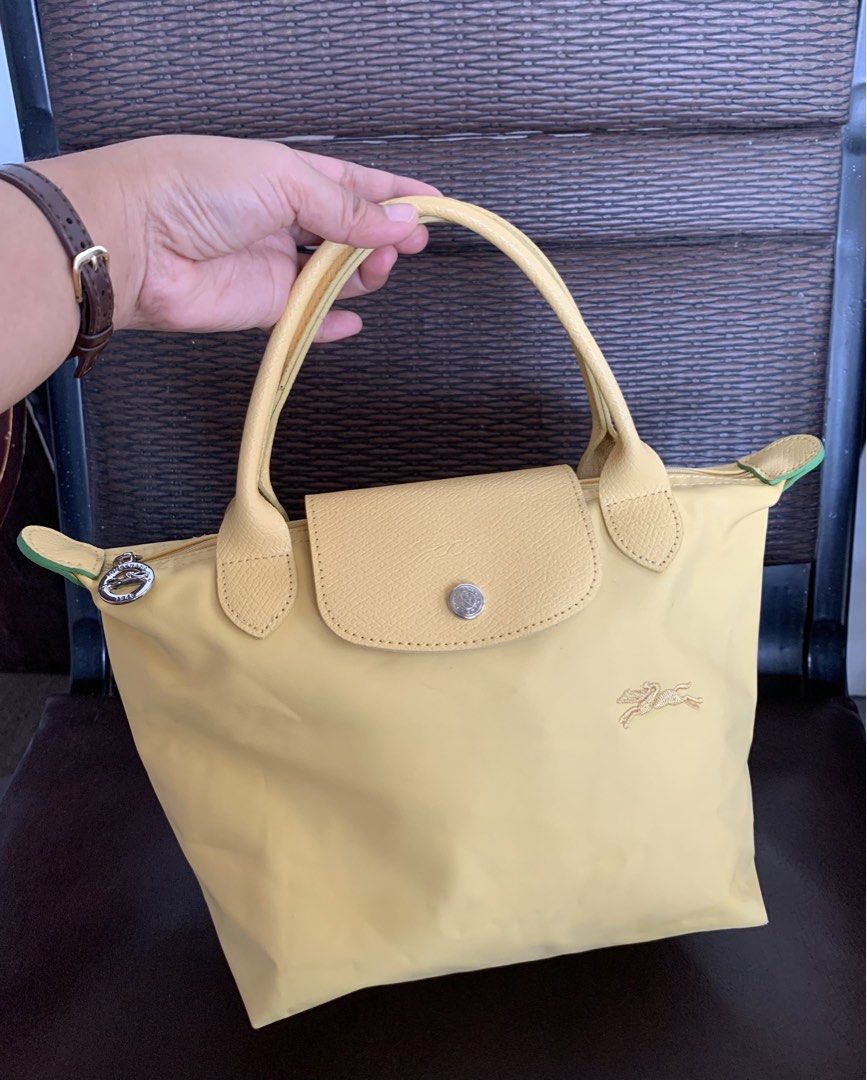 authentic longchamp (Category: Luxury Bags & Wallets) located in General Santos City (Dadiangas). Submitted by sarathrift (Listing ID 1470198651, Image 1). Description: .