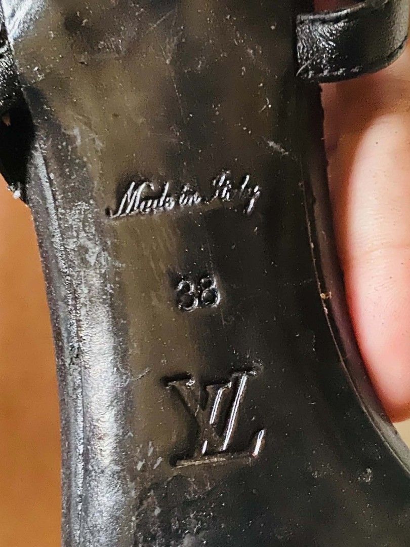 AUTHENTIC Louis Vuitton Citizen Sandal (Category: Sandals) located in San Isidro, Davao Oriental. Submitted by ranofrehets (Listing ID 1470241605, Image 3). Description: Authentic Louis Vuitton Citizen Sandal P3, 500 No Issues No Stain Goods pa Sale kona need funds Size 7.