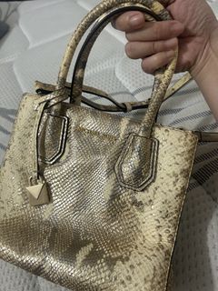 (Category: ) located in . Submitted by ladyattire (Listing ID 1470313935, Image 1). Description: .