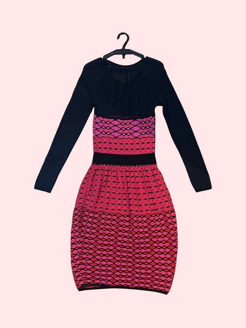 Authentic Missoni Patterned Dress - Pink/Red/Black (Category: Dresses) located in Pasig City. Submitted by kia.sell (Listing ID 1470296314, Image 2). Description: Missoni long-sleeve knit sweater dress featuring a black upper bodice and a pink-and-black patterned lower skirt. - like new - no flaws - breathable - pretty light-weight! .