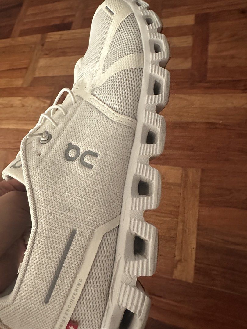 authentic On Cloud Sneaker shoes white US11 (Category: Casual Shoes) located in Manila. Submitted by pbum168 (Listing ID 1470202197, Image 3). Description: With extra shoe laces us11.