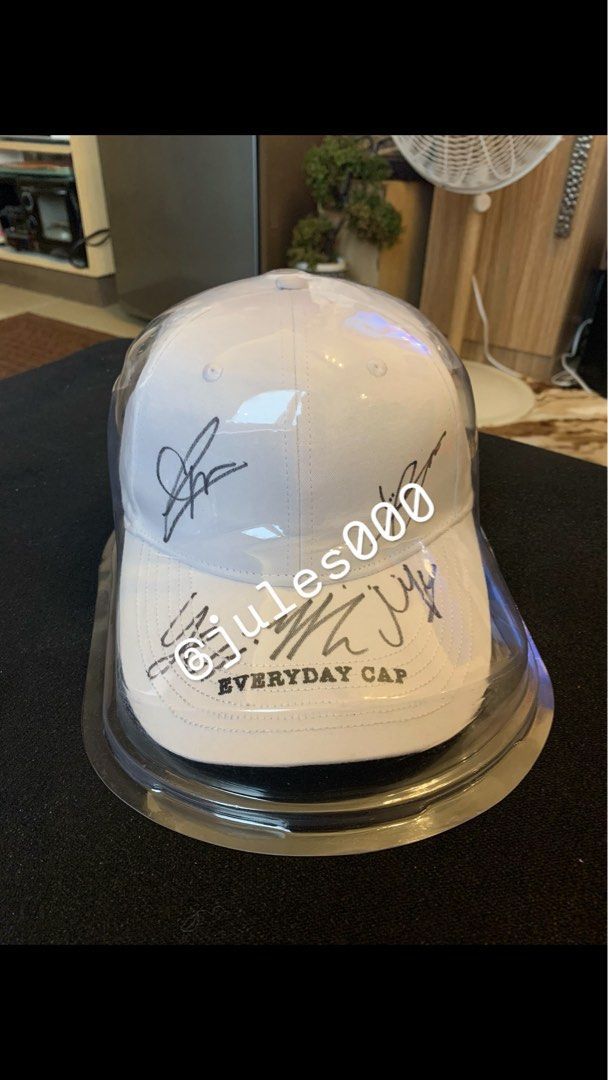 Itzy Signed Merch (Category: Caps & Hats) located in Makati City. Submitted by jules000 (Listing ID 1470296193, Image 1). Description: Bench cap merch MOA Arena Signed by all Itzy members Bought it from the winner for 8k (cap merch and ticket) Rfs: moving out Message for more details and proof of transaction from the bench event .