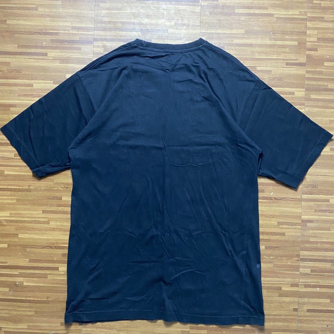 Avirex grunge cyber y2k tee (Category: Shirts) located in Quezon City. Submitted by semantaryrave (Listing ID 1470302870, Image 2). Description: Avirex grunge cyber y2k tee Size- xL Width- 23 Length- 31 Good condition No issue Dm purchase .