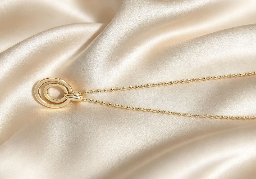 Avon plated gold necklace (Category: Necklaces) located in Lipa City. Submitted by cherryacosta_cherryacosta30 (Listing ID 1470218506, Image 3). Description: Super sale napo eto mahal original price Brand:Avon Brandnew po.