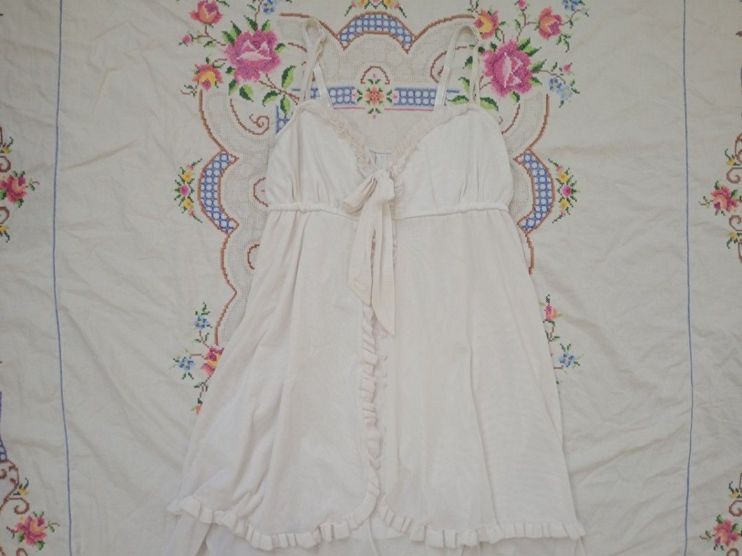 babydoll top white dress (Category: Dresses) located in Binan City. Submitted by shayclothies_ (Listing ID 1470263256, Image 1). Description: 🍄 s - l 🍄 has little issue on its straps 🍄 so pretty ! (perfect for layering !).