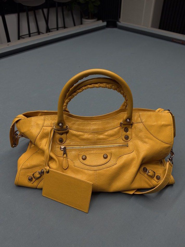 Balenciaga Mangue Part Time (Category: Luxury Bags & Wallets) located in Bacoor. Submitted by mikaysu (Listing ID 1470211748, Image 1). Description: A little piece of Balenciaga sunshine☀️✨ — 2012 Balenciaga Mangue Part Time Rosegold Hardware Condition: In excellent condition Minor rubs on the corners Inclusion: Bag, mirror, strap, controllato cards, sample leather, and dust bag.