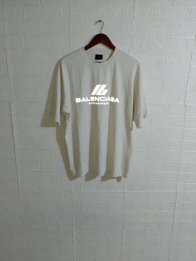 BALENCIAGA REFLECTORIZE SHIRT (Category: Tshirts & Polo Shirts ) located in Tabaco. Submitted by zerothreethrift (Listing ID 1470275811, Image 1). Description: BALENCIAGA REFLECTORIZE SHIRT SIZE MEDIUM EXCELLENT PM IF INTERESTED ALBAY LOCATION.