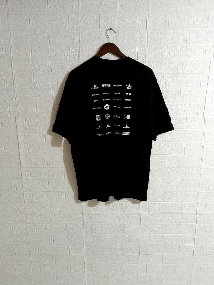 BALENCIAGA SHIRT (Category: Tshirts & Polo Shirts ) located in Tabaco. Submitted by zerothreethrift (Listing ID 1470278284, Image 2). Description: BALENCIAGA SHIRT SIZE LARGE EXCELLENT PM IF INTERESTED ALBAY LOCATION.