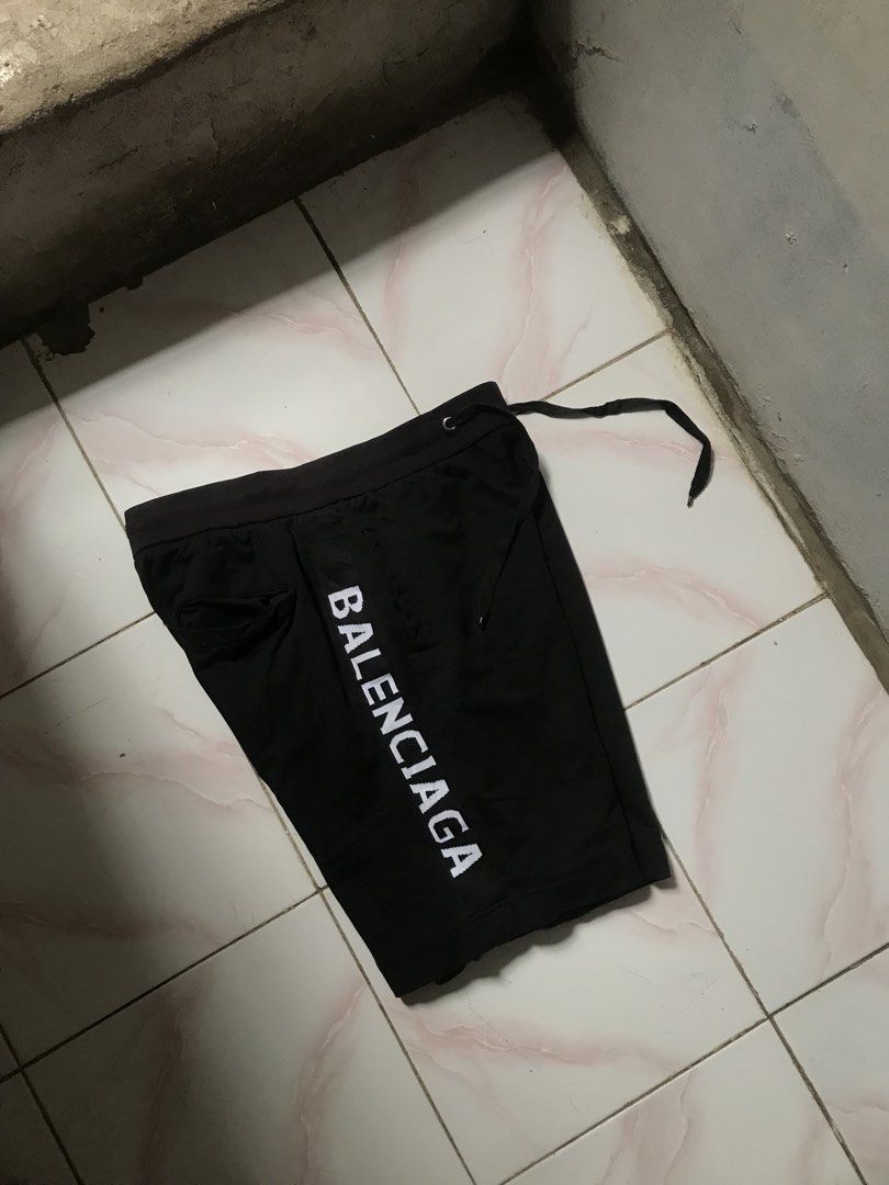 BALENCIAGA SHORT (Category: Activewear) located in Manila. Submitted by crismil1 (Listing ID 1470161386, Image 2). Description: SIZE 32 (adjustable) LENGTH 19 NO ISSUE EXCELLENT CONDITION .