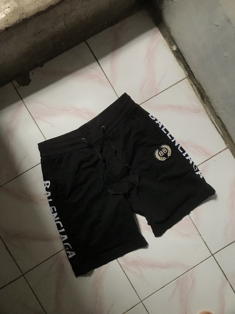 BALENCIAGA SHORT (Category: Activewear) located in Manila. Submitted by crismil1 (Listing ID 1470161386, Image 1). Description: SIZE 32 (adjustable) LENGTH 19 NO ISSUE EXCELLENT CONDITION .