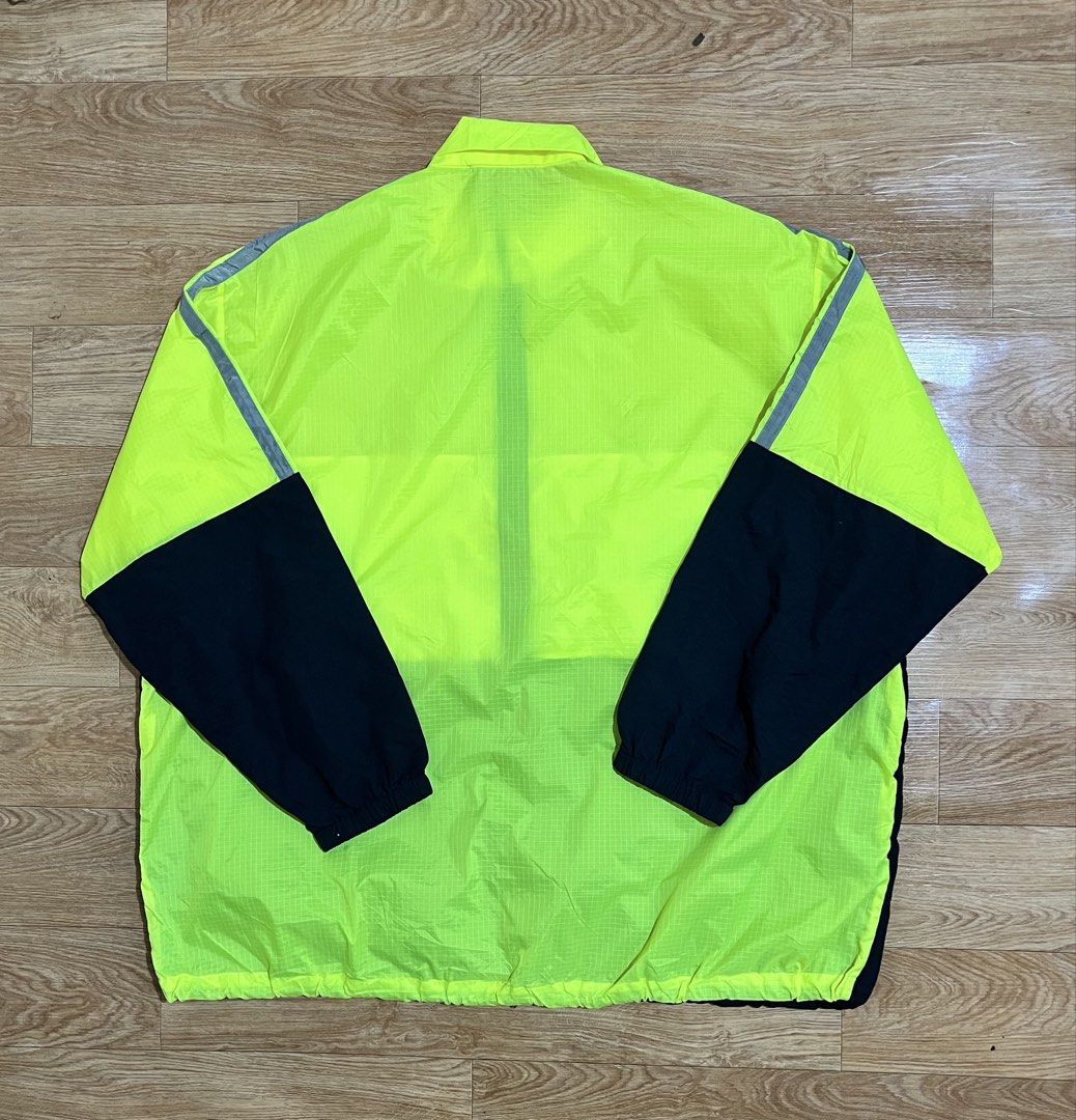 Balenciaga Windbreaker (Category: Luxury Apparel) located in Zamboanga. Submitted by alterramz08 (Listing ID 1470149584, Image 2). Description: Balenciaga windbreaker Size 38 Width 28.5 Length 30.5 Excellent Condition Issue nasa last pic Price . 2,500 Pesos !.