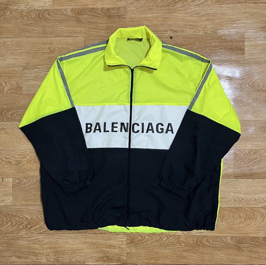 Balenciaga Windbreaker (Category: Luxury Apparel) located in Zamboanga. Submitted by alterramz08 (Listing ID 1470149584, Image 1). Description: Balenciaga windbreaker Size 38 Width 28.5 Length 30.5 Excellent Condition Issue nasa last pic Price . 2,500 Pesos !.