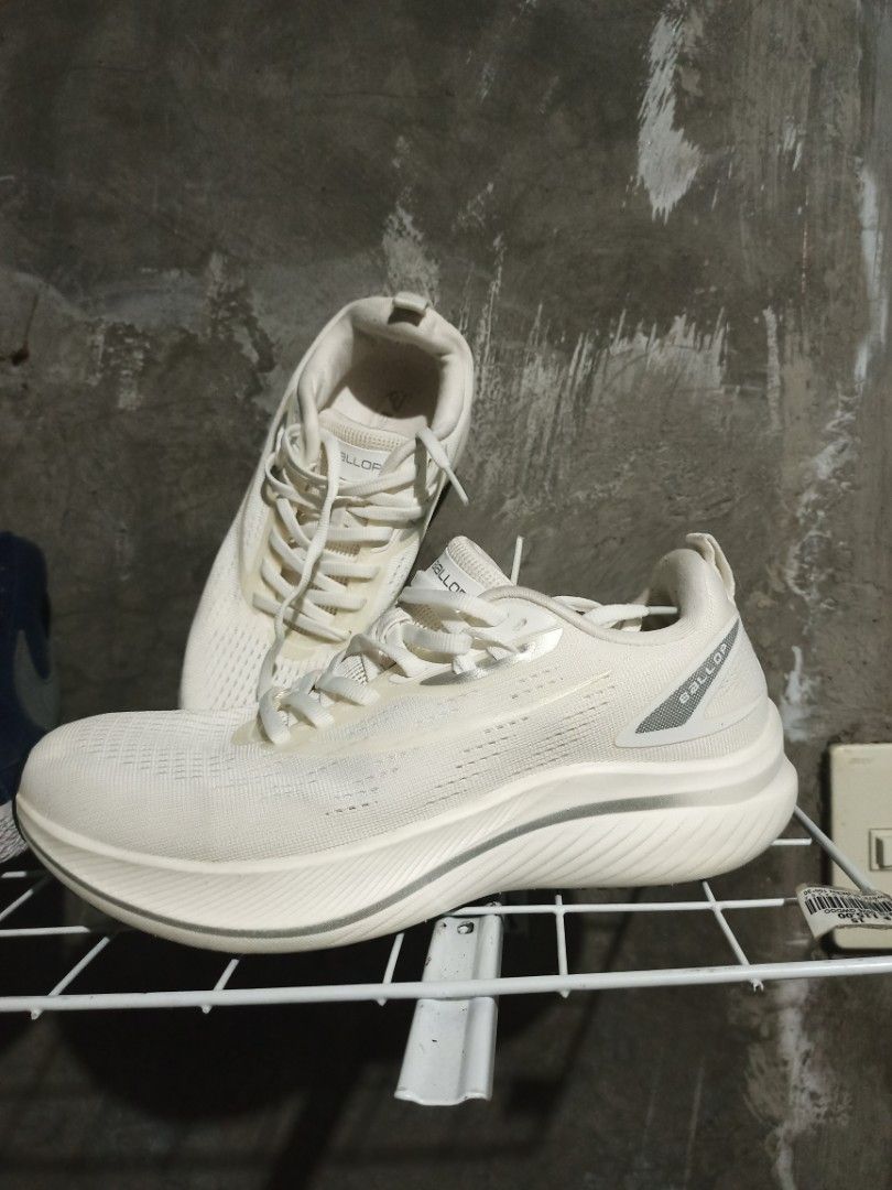 Ballop White Sneakers Size 40 (Category: Sneakers) located in Mabalacat. Submitted by hasashoe (Listing ID 1470280003, Image 1). Description: - Brand: Ballop - Color: All White - Condition: Brand new with tag attached - Size: 40 EUR / 8 USA - Features: Trendy chunky platform sole with black rubber traction pads - Material: Breathable mesh upper.
