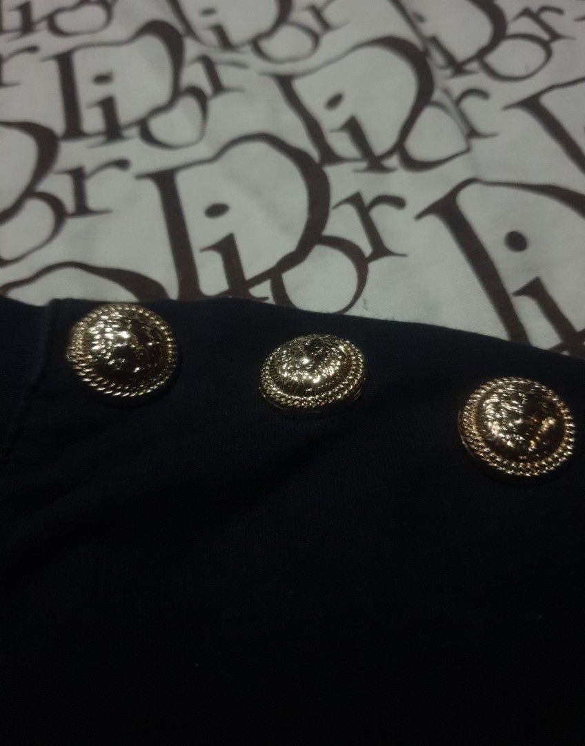 Balmain Paris tshirt (Category: Shirts) located in San Fernando. Submitted by retro.district. (Listing ID 1470346441, Image 3). Description: - Balmain Paris tshirt - Size: Medium(19x28) - Condition: Excellent - No issue - Color Rate: 9.5/10.