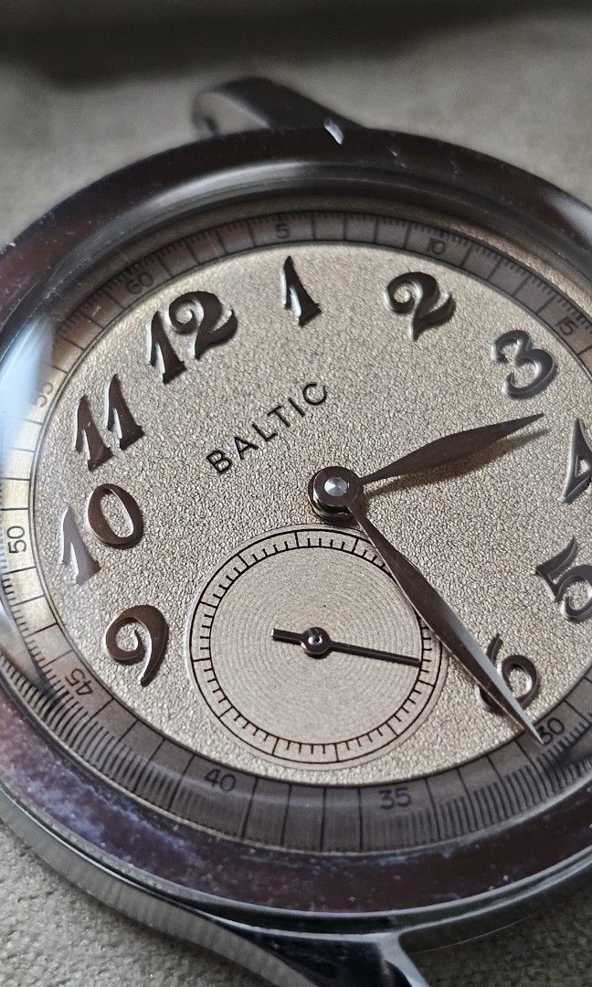 Baltic MR01 (Category: Luxury Watches) located in Manila. Submitted by deeluckyfinds (Listing ID 1470321994, Image 3). Description: Baltic MR01 — For Sale One of the most distinctive pieces from Baltic. Elegant, minimalist, and beautifully finished — perfect for anyone looking for a dress watch with a vintage-inspired character. Baltic MR01 Automatic micro-rotor movement 36mm case Salmon dial Complete inclusions Price: ₱35,000 Open for swap to Ti