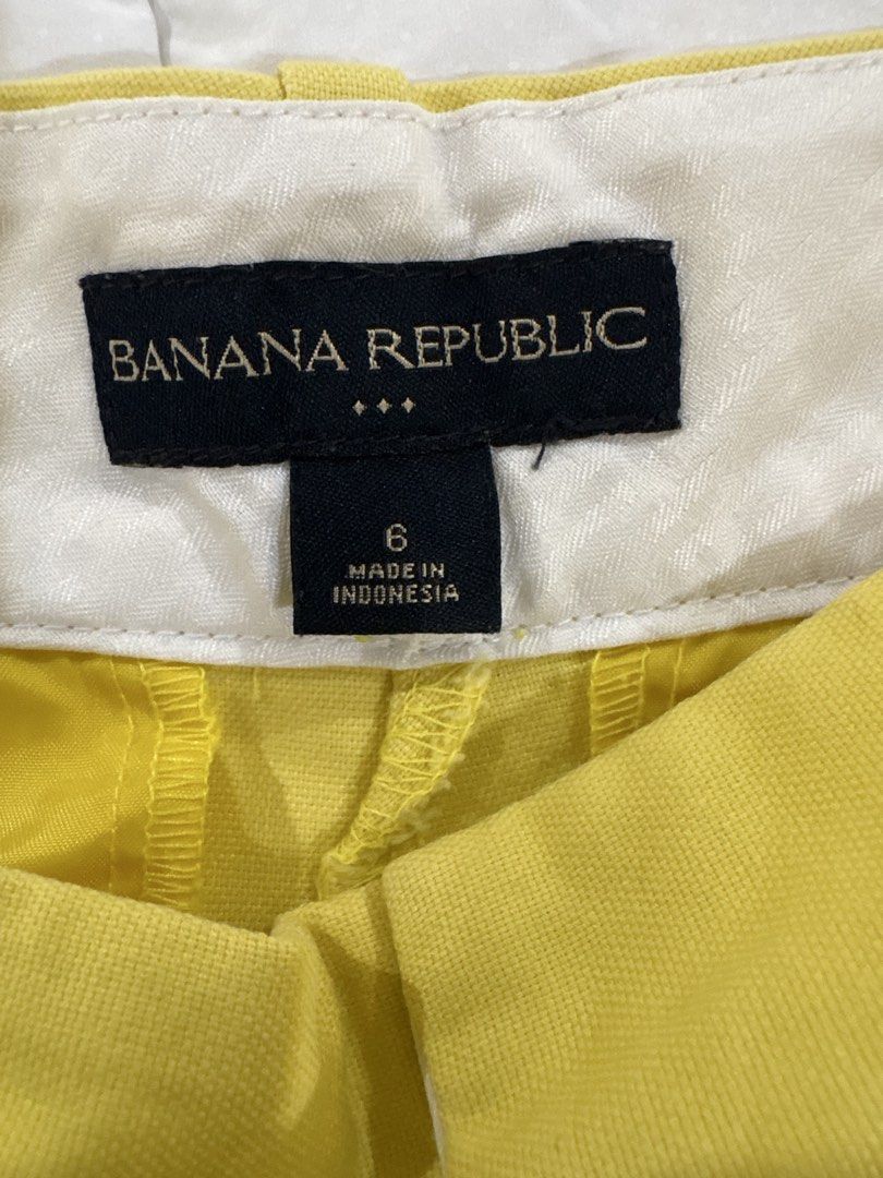 Banana Republic Yellow Shorts (Category: Shorts) located in Muntinlupa City. Submitted by jane226ph (Listing ID 1470302400, Image 2). Description: Original Banana Republic Size Medium to Large Sold as is.