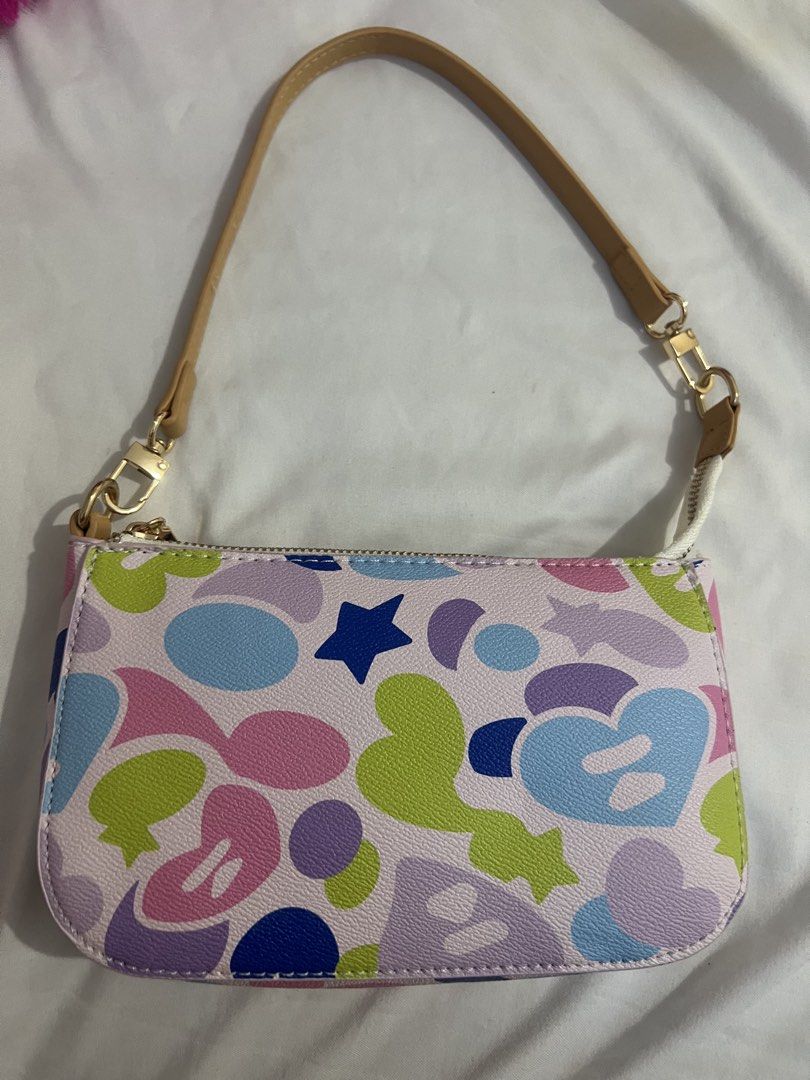 Bape Apee Shoulder Bag (Category: Shoulder Bags) located in Manila. Submitted by gigi9k (Listing ID 1470331426, Image 1). Description: Onhand Apee Hand Bag Rep | UA.