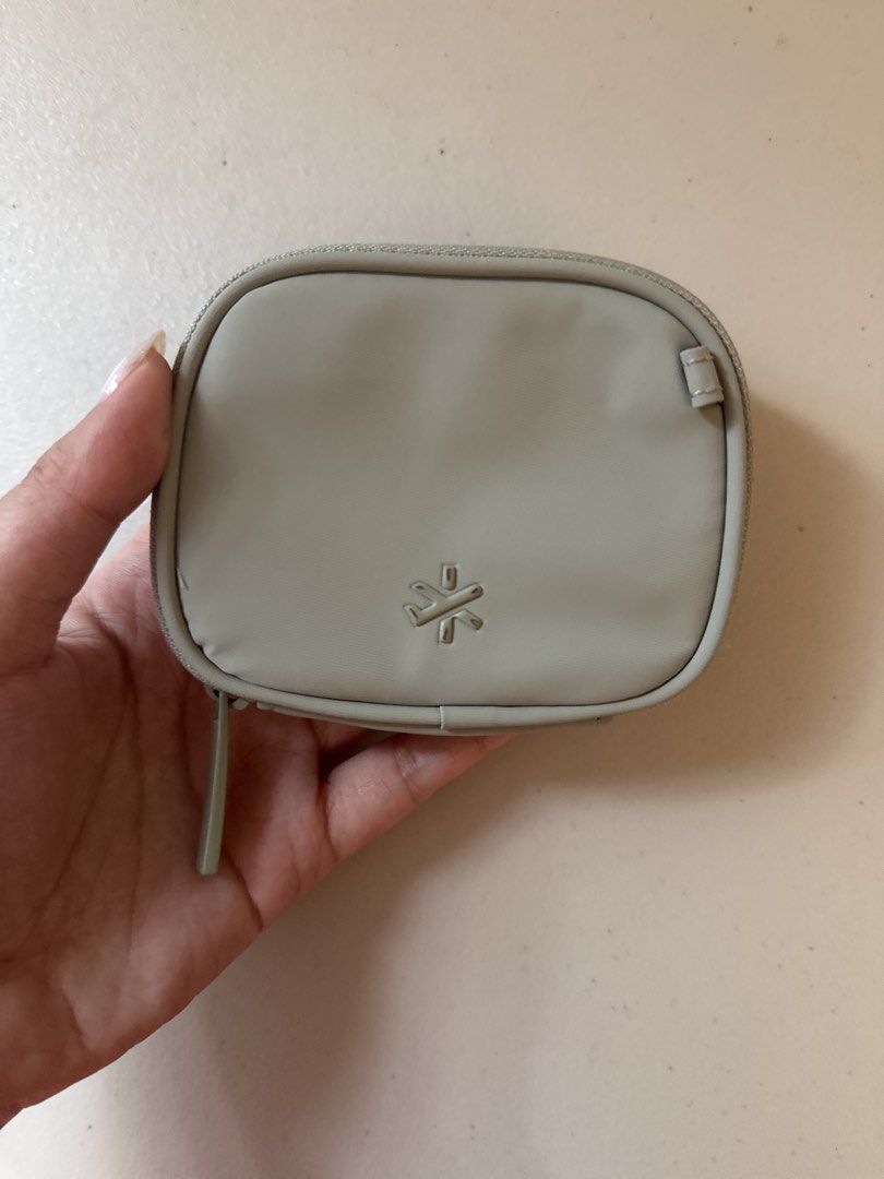 Bash Essentials Card Holder (Category: Wallets & Card holders) located in Los Banos. Submitted by declutterbycee (Listing ID 1470345489, Image 3). Description: With minor flaw: some stains at the logo at the back but the wallet is in overall good condition.