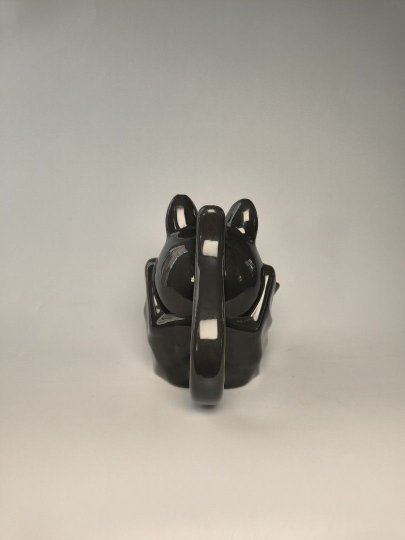Bat Upside Down 3D mug (Category: Coffee & Tea Tableware) located in Cavite. Submitted by phtmt (Listing ID 1470264521, Image 3). Description: with small chip These are factory pull-out items, so minor imperfections or flaws may be present. Please manage your expectations..