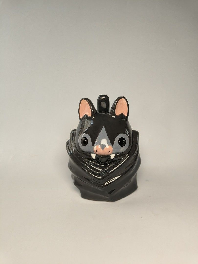 Bat Upside Down 3D mug (Category: Coffee & Tea Tableware) located in Cavite. Submitted by phtmt (Listing ID 1470264521, Image 1). Description: with small chip These are factory pull-out items, so minor imperfections or flaws may be present. Please manage your expectations..