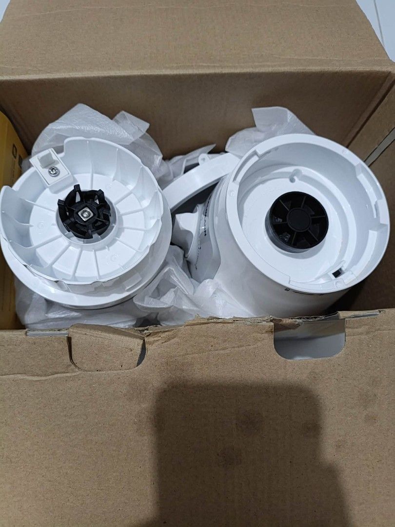 Baumann Living and Kuchenluxe Kitchen Appliances Bundle (Category: Cookware & Accessories) located in Quezon City. Submitted by fastmountain_e46e04 (Listing ID 1470272208, Image 2). Description: Bundle of 3 brand new kitchen appliances in original boxes: Baumann On-The-Go Blender (350W, 2 speeds), Baumann Living Dual Multi Snack Maker (4-in-1 plates), and Kuchenluxe 17-inch Electric Griller (non-stick, thermostat). Perfect for easy cooking and me