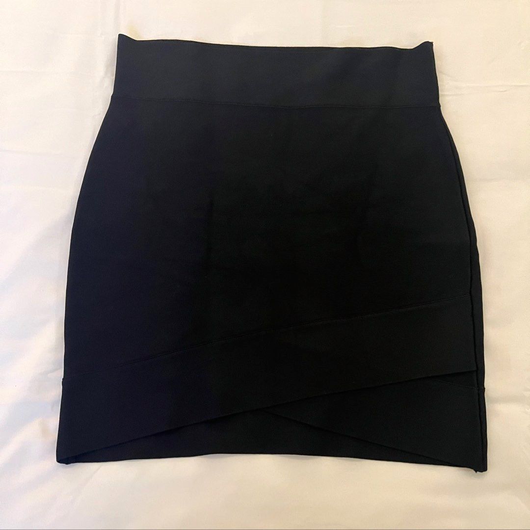 BCBGMAXAZRIA Black Bandage Skirt (Category: Skirts) located in Binan City. Submitted by lovedbynins (Listing ID 1470223394, Image 1). Description: BCBGMAXAZRIA Bandage Black Skirt Kindly check and zoom photos for details ☺️.