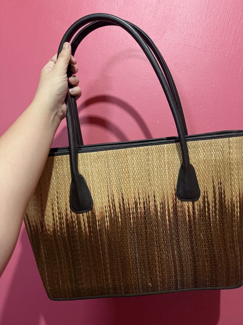 Beach Bag (Category: Beach Bags) located in Manila. Submitted by youngriver.f52b84 (Listing ID 1470268827, Image 1). Description: Beach bag from Kultura. Slightly flawed sa handling area since matagal hindi nagamit so slightly may bakbak but not boticeable.