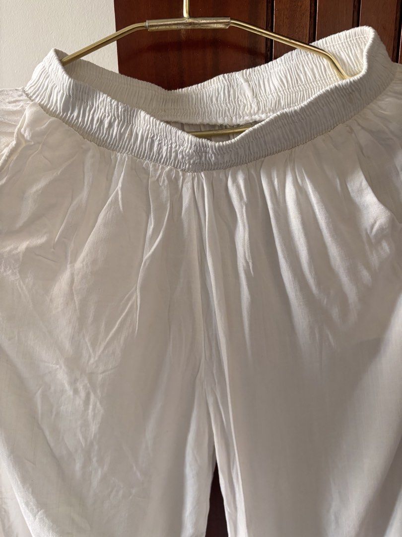 Linen beach pants (Category: Other Bottoms) located in Manila. Submitted by minieiv._ (Listing ID 1470222431, Image 2). Description: * Pre-loved * Used once for beach party * Linen fabric * Small to Medium size, used by size 27 waist * RFS: Decluttering * Meetup: Puregold San Mateo, Ampid Mercury.