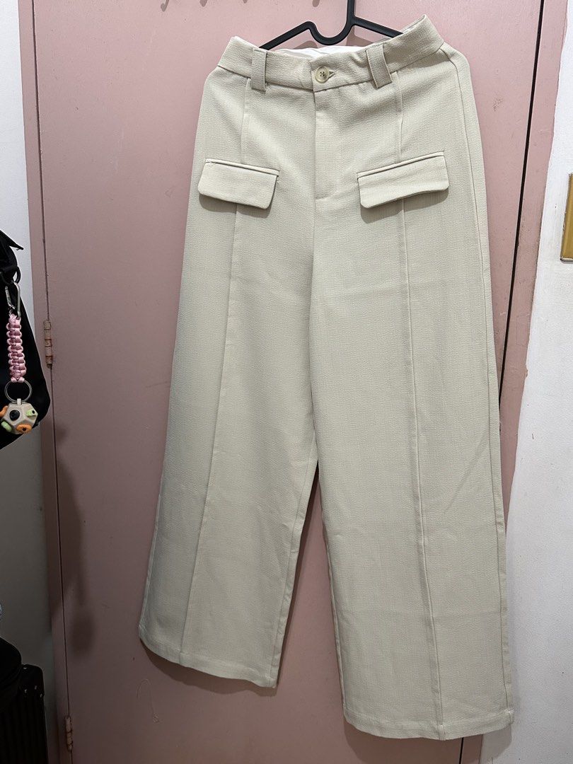 Beige Wide Leg Trousers with Flap Pockets (Category: Other Bottoms) located in Quezon City. Submitted by sopya_preloved (Listing ID 1470235199, Image 2). Description: .