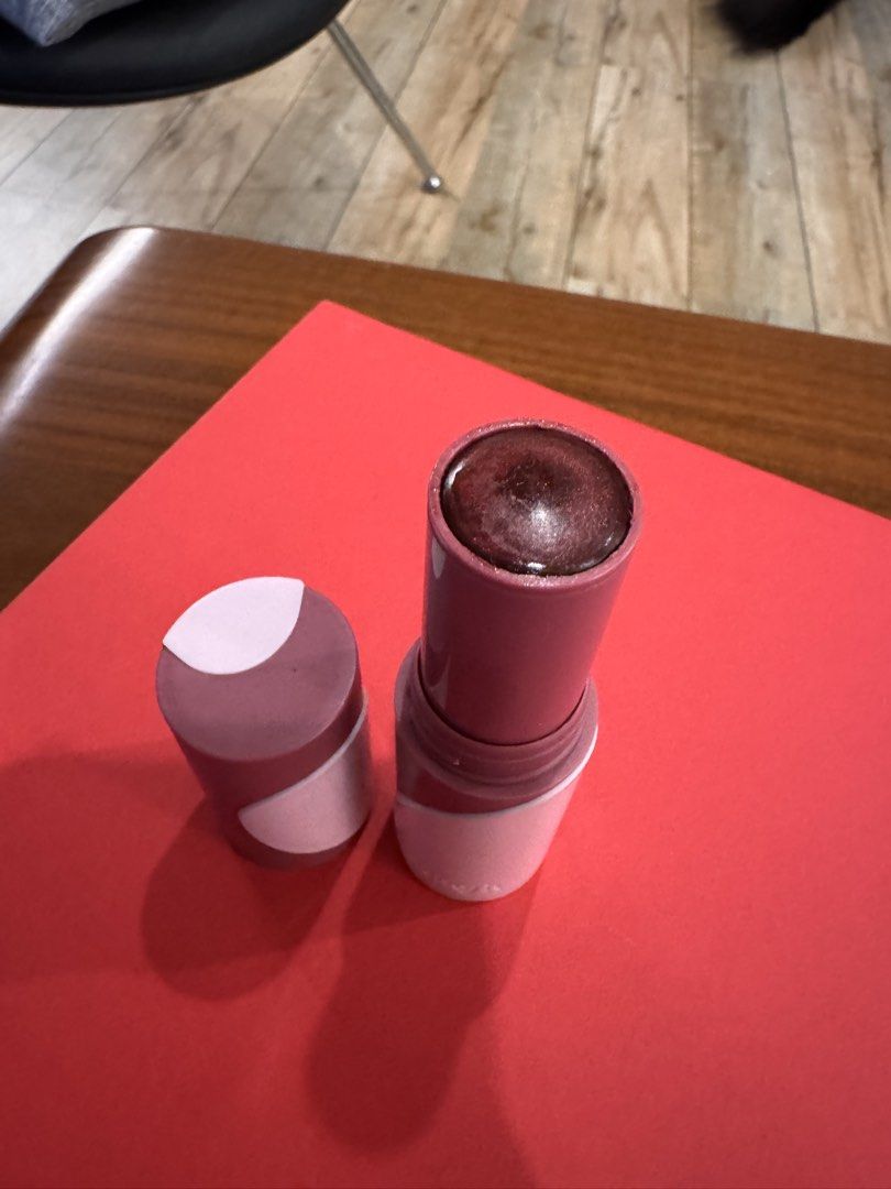 Benefit Juice blush in Jam (Category: Makeup) located in Quezon City. Submitted by thelushclosetph (Listing ID 1470214341, Image 1). Description: DECLUTTERING MY BLUSHES! all were bought within the period of 2024-2026 ☺️ Condition is as is on photos, and since I’m declutterring I’m selling very low:l. Prices are final and I won’t accept returns :) Delivering to MM via Grab or Lalamove c/o buyer. .