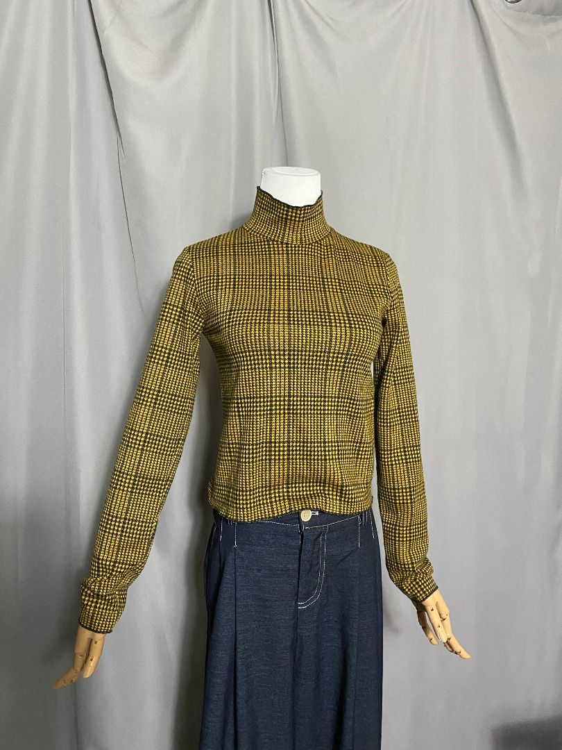 Bershka mustard and black houndstooth LS top (Category: Longsleeves) located in Las Pinas. Submitted by ipickyou (Listing ID 1470283632, Image 3). Description: Unwashed Condition: 10/10 𝗠𝗲𝗮𝘀𝘂𝗿𝗲𝗺𝗲𝗻𝘁𝘀 𝘄𝗵𝗲𝗻 𝗹𝗮𝗶𝗱 𝗳𝗹𝗮𝘁: -Size S -Shoulder to shoulder: 14” -Armpit to armpit: 15 1/2” -Length: 19” .