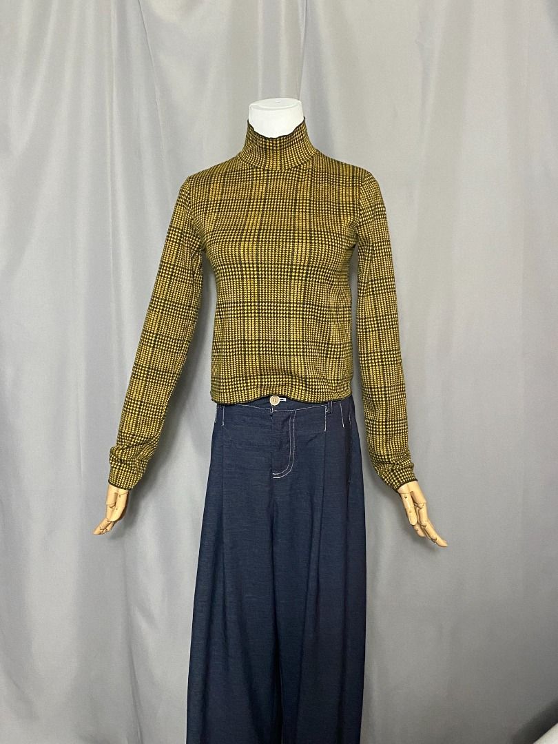 Bershka mustard and black houndstooth LS top (Category: Longsleeves) located in Las Pinas. Submitted by ipickyou (Listing ID 1470283632, Image 2). Description: Unwashed Condition: 10/10 𝗠𝗲𝗮𝘀𝘂𝗿𝗲𝗺𝗲𝗻𝘁𝘀 𝘄𝗵𝗲𝗻 𝗹𝗮𝗶𝗱 𝗳𝗹𝗮𝘁: -Size S -Shoulder to shoulder: 14” -Armpit to armpit: 15 1/2” -Length: 19” .