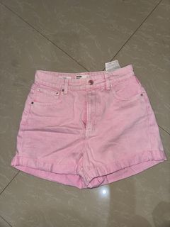 (Category: ) located in . Submitted by twogirlsapparel (Listing ID 1470303110, Image 1). Description: .