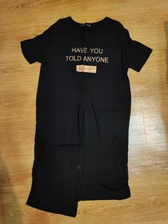 (Category: ) located in . Submitted by wardrobe14 (Listing ID 1470232612, Image 1). Description: .