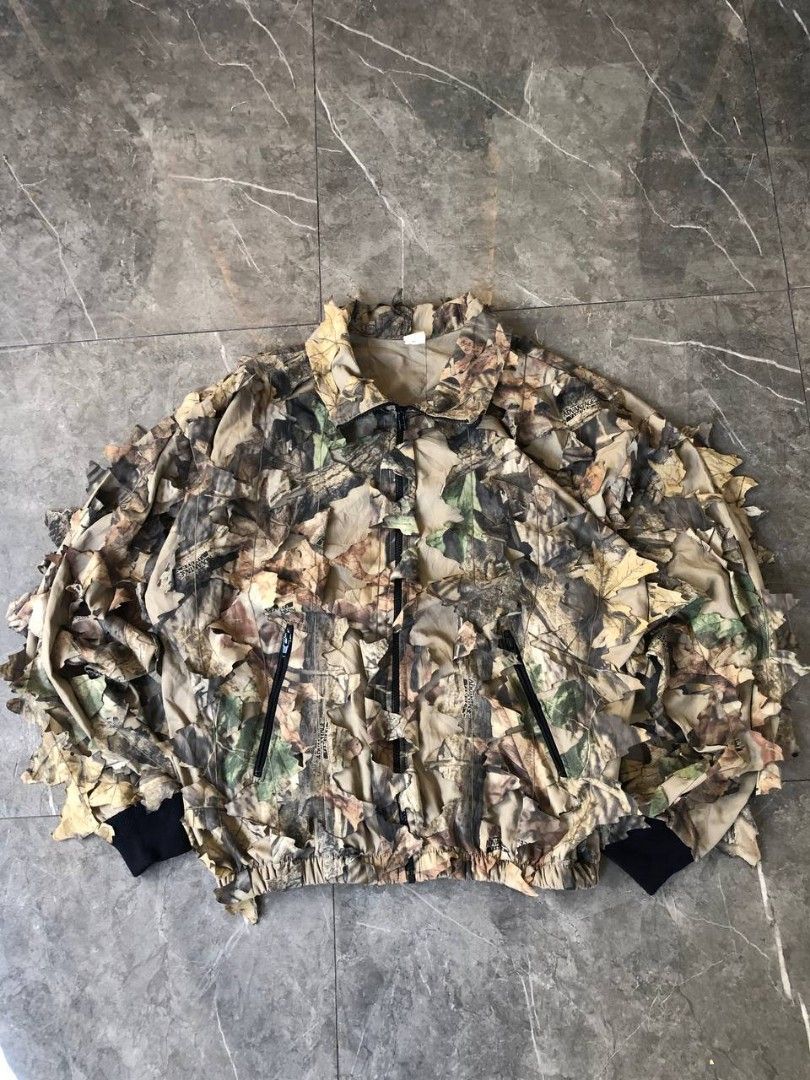 Bill Jordan Advantage Timber 3D Leaf Camo Jacket (Category: Coats, Jackets and Outerwear) located in Santa Cruz. Submitted by remsonnnc (Listing ID 1470216709, Image 1). Description: - Brand/Pattern: Bill Jordan Advantage Timber Camo - Size: XL - Design: 3D leaf cutouts all over for ultimate concealment - Features: Full zip front, secure zippered hand pockets, black ribbed cuffs and hem - Material: Lightweight with realistic oak leaf patterns - B