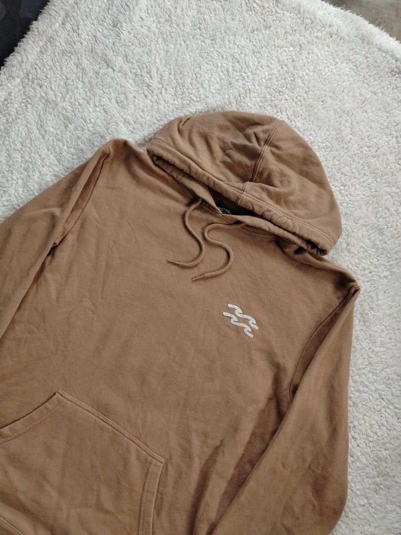 BILLABONG HOODIE (Category: Hoodies) located in Don Carlos. Submitted by thriftnidodong_23 (Listing ID 1470253379, Image 2). Description: SIZE MEDIUM TO LARGE EXCELLENT CONDITION COLOR RATE 9.4 NO ISSUE NEED WASH 21X28.